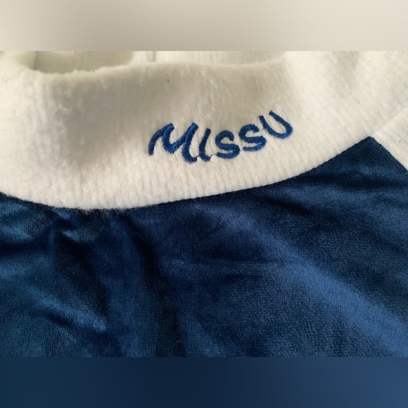 #24 Navy blue velvet and white knit Missu sweater. - Picture 2 of 3